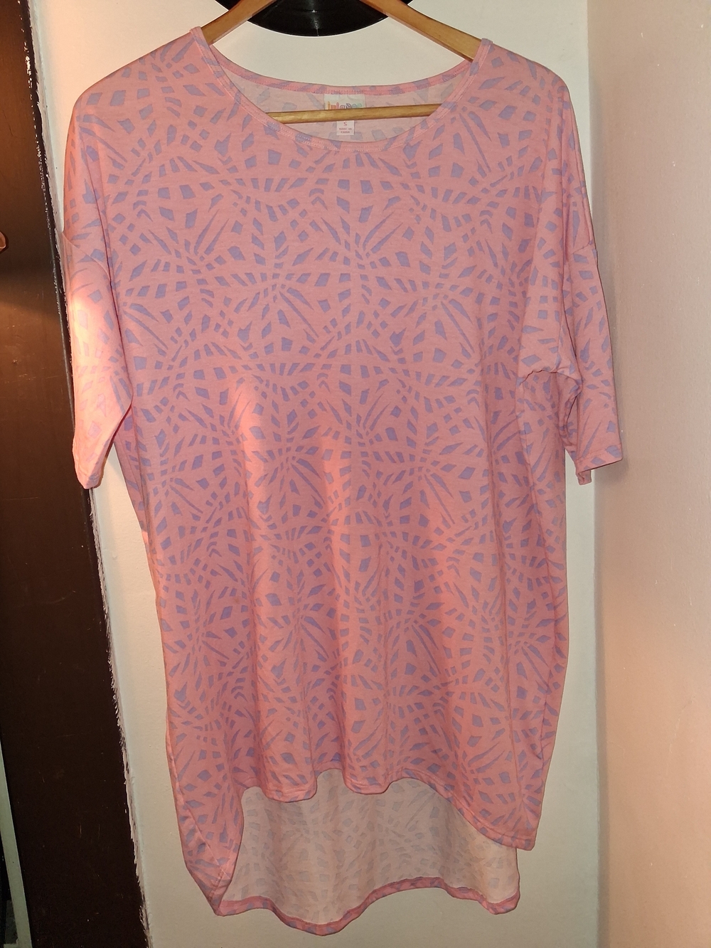 Lularoe Women's Pink Patterned Short Sleeve Tunic Top